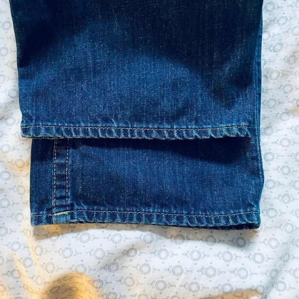 TRUE RELIGION STRAIGHT LEG MED WASH FLAP POCKET JEANS Sz 36